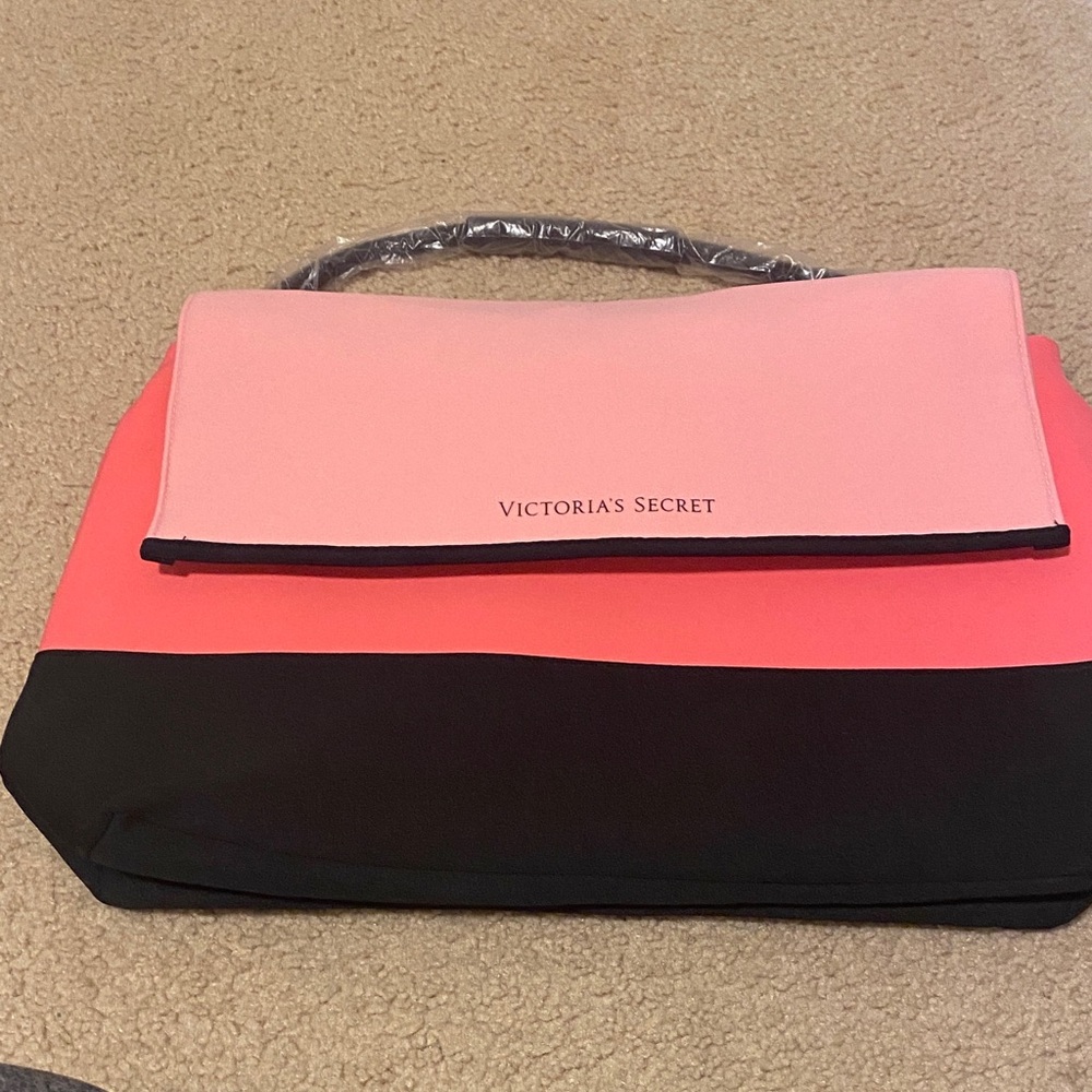 Victoria's Secret Pink and Black Thermal bag